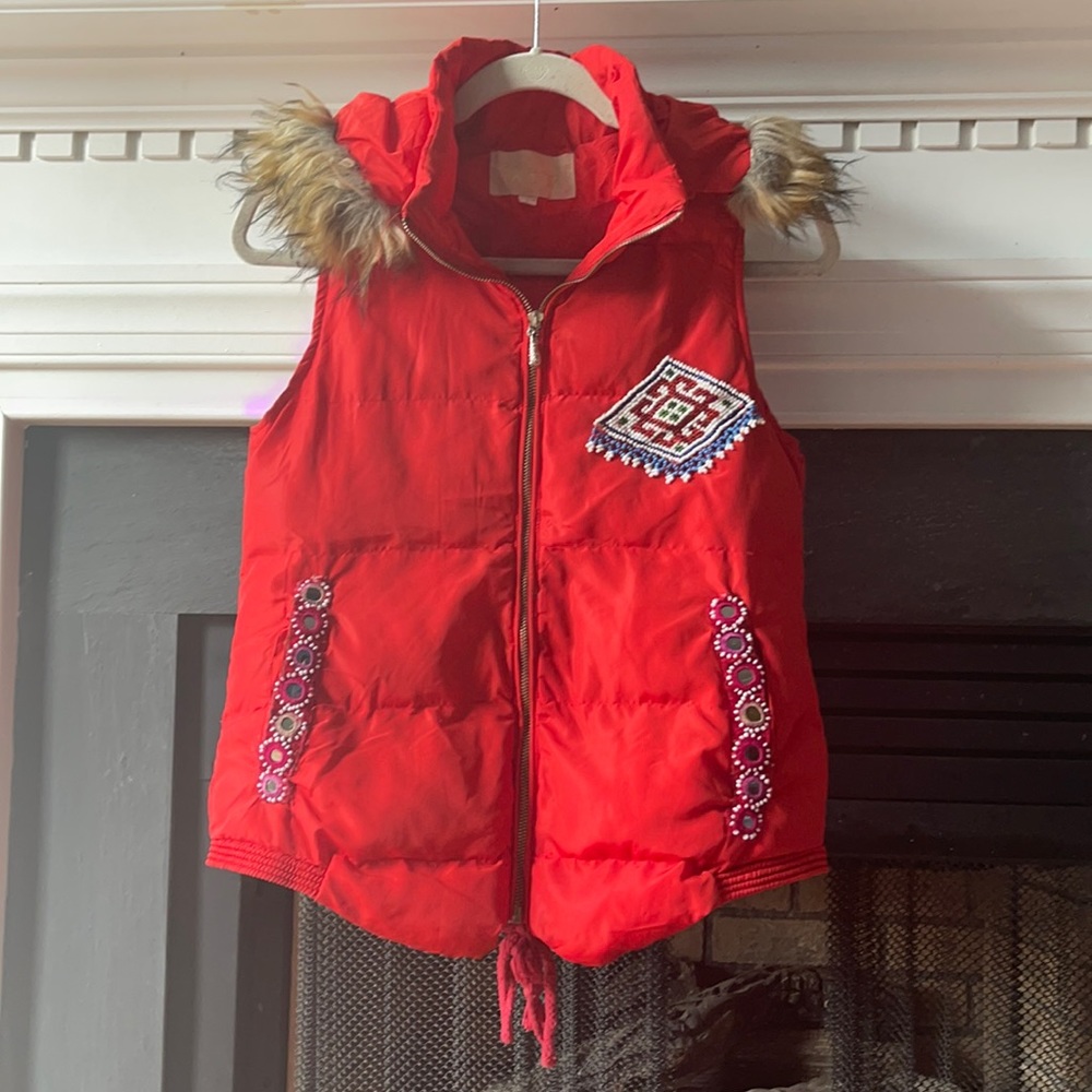 Women’s puffer sleeveless puffer jacket hooded faux fur trim